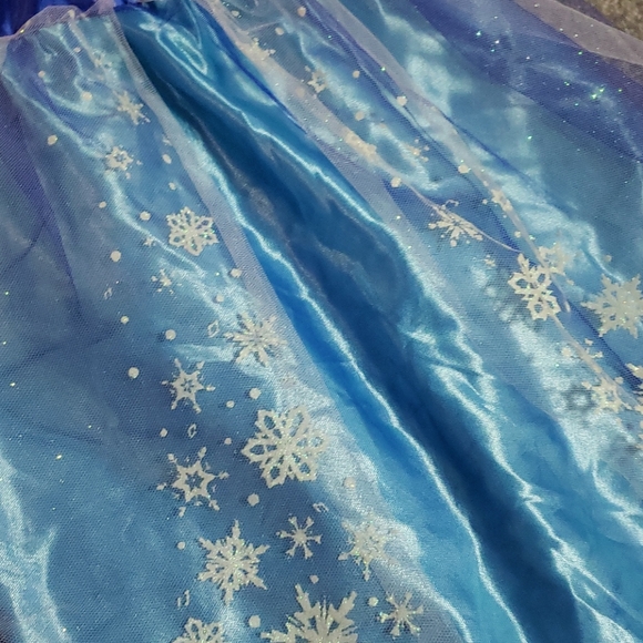 Frozen Elsa play costume! 4-6X - Picture 4 of 8